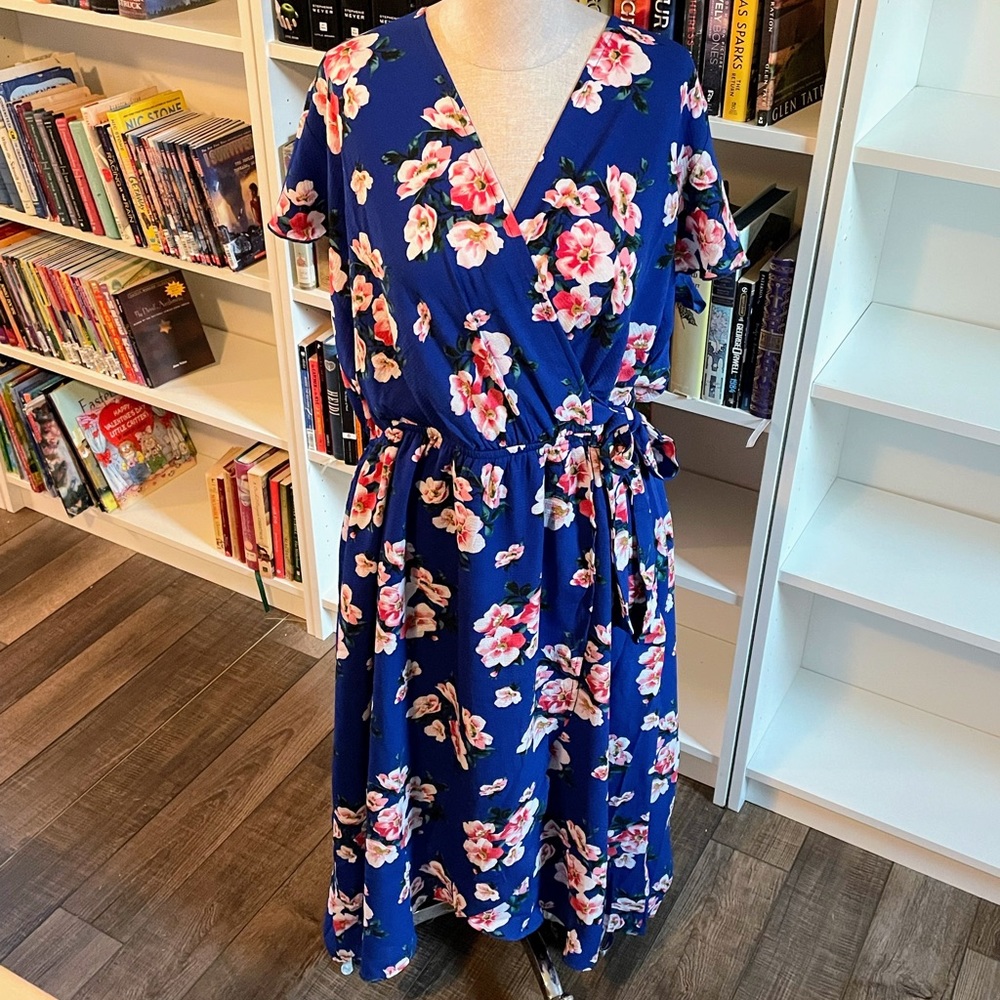 Scobe Blue Floral Wrap Dress Size 2XL NWT